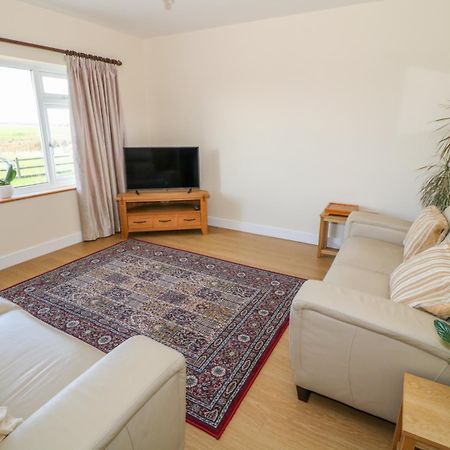 Llain Bach Apartment แคลนเกฟนี ภายนอก รูปภาพ