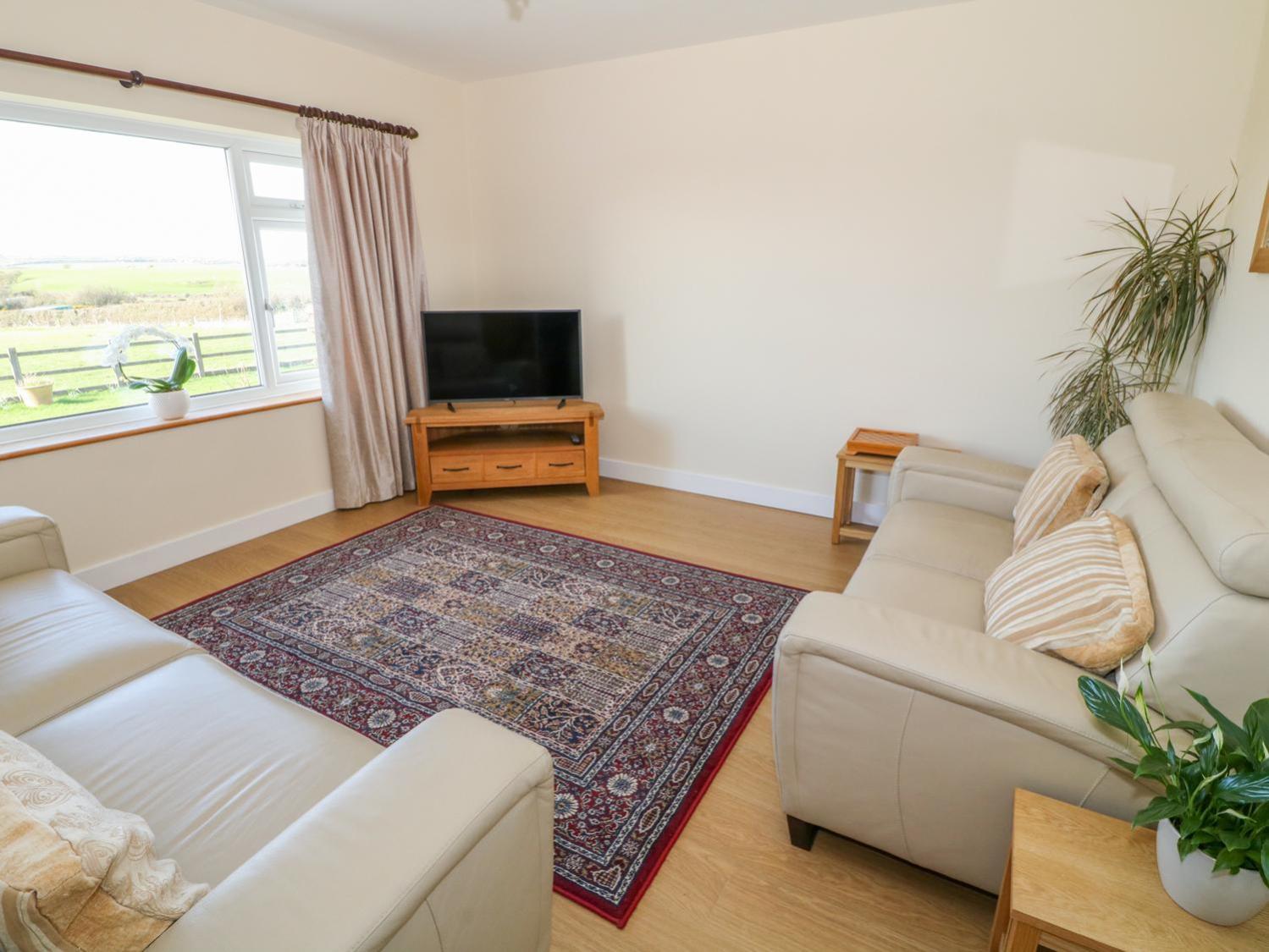 Llain Bach Apartment แคลนเกฟนี ภายนอก รูปภาพ